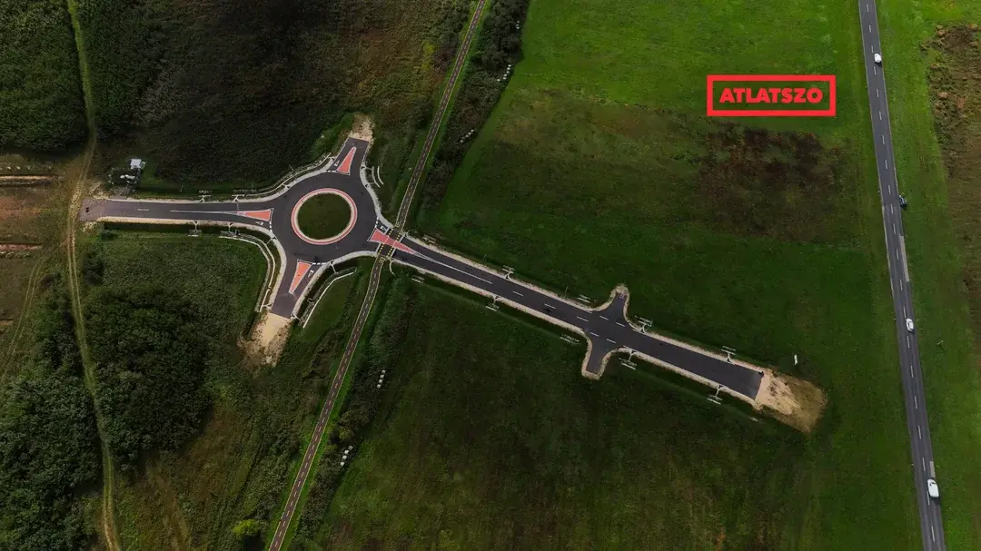 anonimowyobserwator - @An-Dagda: Tu tylko jedna kratka drogi, a na Węgrzech całe rond...