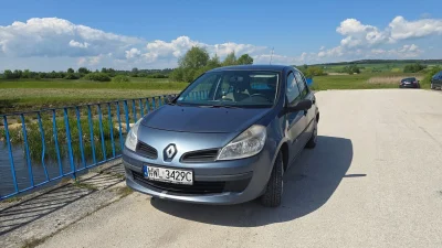 jmuhha - Dzisiaj odkryłam w moim gruzie, że jak włącze wsteczny to Clio  to SAMO włąc...