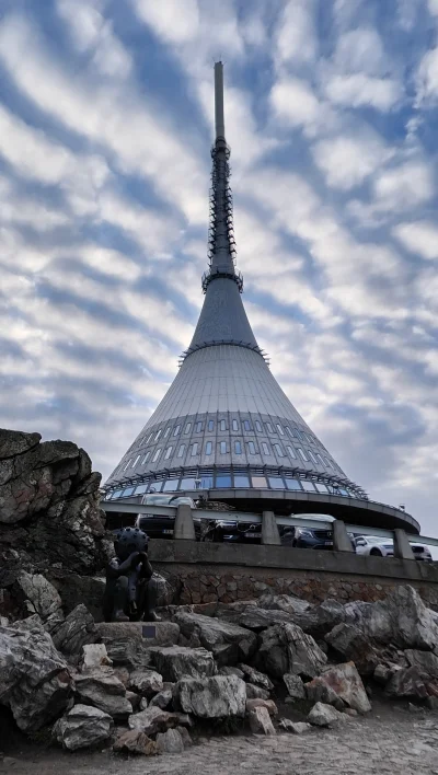 pejotlsd - @Przypadkowy: To hotel na czeskim szczycie Ještěd.