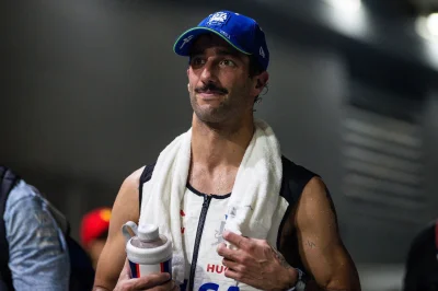 RitmoXL - #f1 Daniel podobno wiedział już od kilku wyścigów, że Singapur to jego osta...