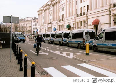 rafau16 - @rafau16 jak Biden do Polski przyleciał to aż takiej obstawy nie miał ( ͡° ...