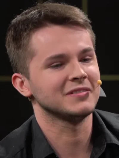 AudreyHorne51 - #ajemge1 ale ten gej to ma mordę do bicia idealną, do plucia też