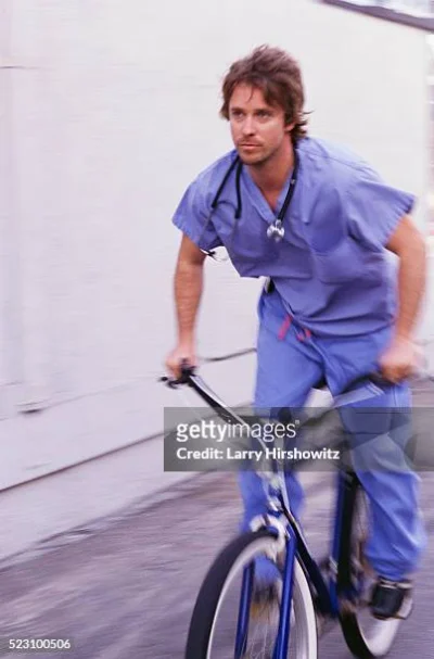 jmuhha - co byscie pomysleli o lekarce, ktora dojezdza do pracy rowerem?

#pytanie #p...