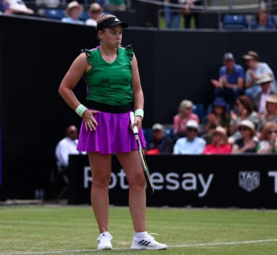 ice-numero-cinq - @Lieutenant_Kim: zdrowa kobita, ikona mody i stylu, ta biel ją troc...