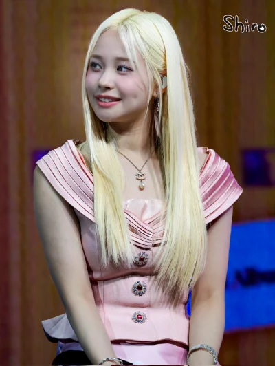 XKHYCCB2dX - #koreanka #jihan #weeekly