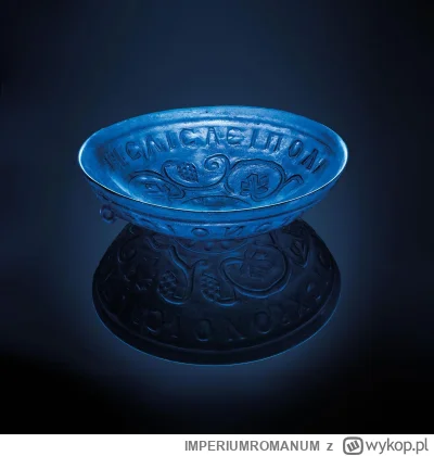IMPERIUMROMANUM - Pięknie zdobiona antyczna szklana misa ze starogreckim napisem

Pię...