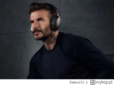 Zwierz33 - @TencoPrzegral: Zwykłe słuchawki, patrz na piłkarza co je nosi XD 
Huop co...