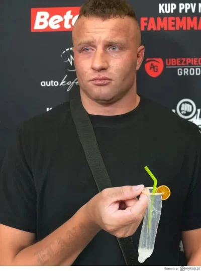 aNiechBedzieTakiLogin - ja p------e jak ja kocham zycie wlasnie pije sobie drinka w d...