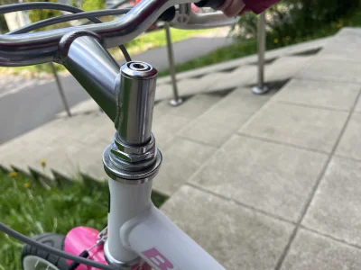 piotrveyner - Czy kierownicę w takim rowerze można podwyższyć? Sorry za nubskie pytan...