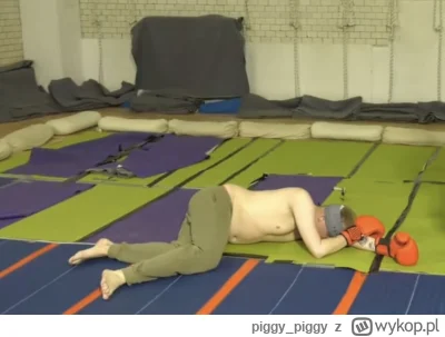 piggy_piggy - Dresy taaziego dają mi vibe royal division
#famemma