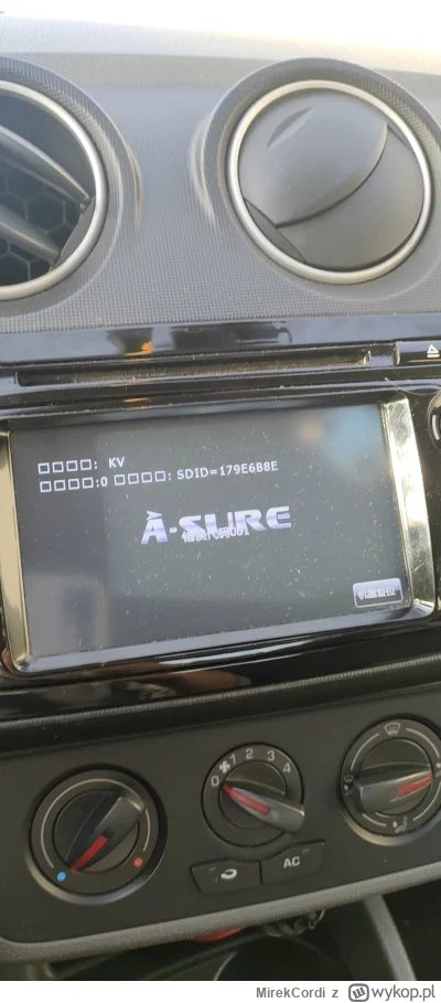 MirekCordi - Takie cudo wyskakuje na ekranie w samochodzie. Ktoś wie jak to naprawić?...