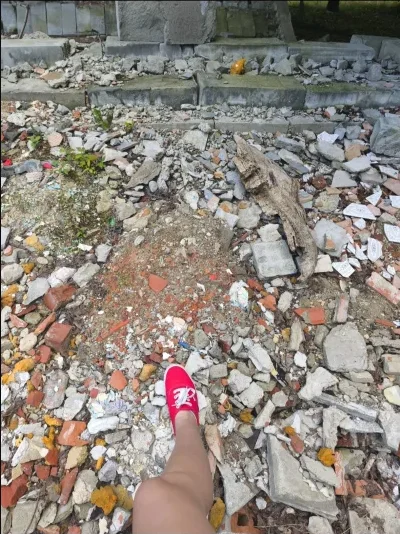 Liryczne_MMA - Typowa p0lka jest typowa:
1. siedzi na melinie- pewnie wciągają jakieś...