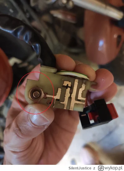 SilentJustice - @SilentJustice: płytka z włącznika zapłonu na kierownicy, i ta dziwna...