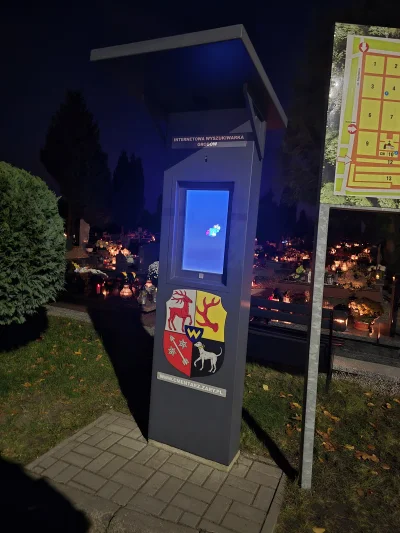 nalot_1 - Internetowa wyszukiwarka grobów. Pierwszy raz takie cudo widzę na cmentarzu...