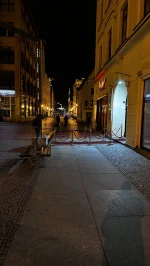 astin - Jakim cudem klub ze striptizem wykorzystuje płytę Rynku do rozłożenia dywanu ...