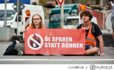 LordMrok - Przykleili się do autostrady w Stuttgarcie protestując używanie ropy, dwa ...