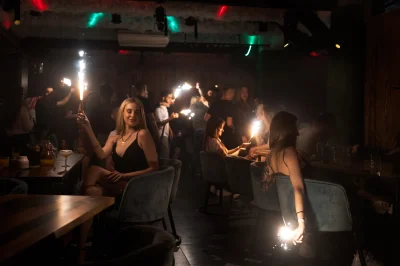 dan-ok - tez ten sam  kraj dotknięty wojną i przelewem krwi na froncie pod opresją ka...