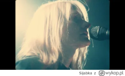 Sijabka - Niebo było różowe
A więc tak wygląda nasz koniec
Niebo jakby malował je Mon...