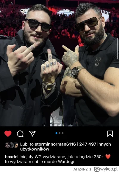 AH24N2 - Boxdel  sobie wytatuował inicjały najlepszego przyjaciela.  W.G.   
  a ten ...