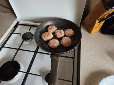 SzycheU - Gdyby była melina to bym nie robil kotletu 
#jedzzwykopem