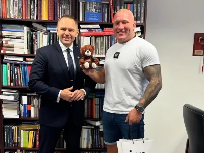 elsajko - @elsajko: @Nieudanemyslimanleckie
O jak słodko, z misiem