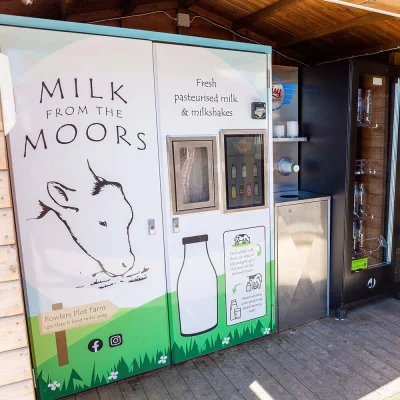 apeee - @pilencjusz: jest jeszcze inna opcja. Automaty z napojami do samodzielnego na...