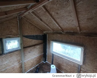 GrammarNazi - Chłop piętrowy domek do zabawy dla dziecioka buduje. Udało się przed zi...