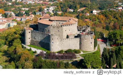 niezlysoftcore - @derzaba: chciałem już Ciebie pytać gdzie taki zameczek ale zrobiłeś...