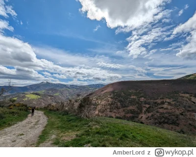 AmberLord - Już prawie, jeszcze tylko 150km ᕦ(òóˇ)ᕤ a na zdjęciu okolice O Cobreiro 
...