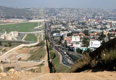 Deykun - >To the left lies San Diego, California and on the right is Tijuana, Baja Ca...