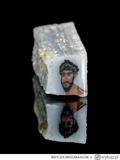 IMPERIUMROMANUM - Rzymski kwadratowy kawałek szkła

Rzymski kwadratowy kawałek szkła....