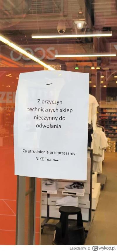 Lapidarny - Ktoś wie o co chodzi? #sosnowiec #zakupy #nike #katowice #designeroutlet