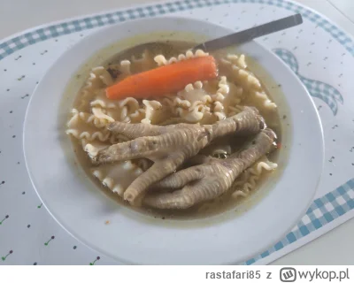 rastafari85 - Po co wrzucać taki kawał marchewy do rosołu, trzy, cztery plasterki w z...