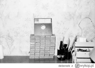 debenek - fragment mojego biurka, koniec lat 80tych

#mojezdjecie #fotografiaanalogow...