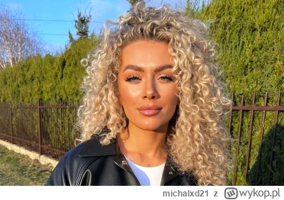 michalxd21 - Makuch od miesiąca żonaty, więc wystrzelał się poza boiskiem

#mecz