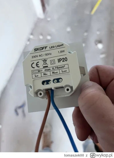 tomaszek00 - Mam takie oswietlenie schodowe #skoff cxy moge to podlaczyc w zwykle gni...