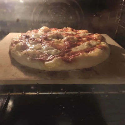 K-S- - Pizza

#pizza #gotujzwykopem