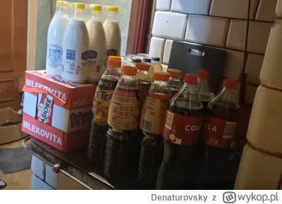 Denaturovsky - #kononowicz #patostreamy to widzowie wysyłają paczki z napojami i słod...