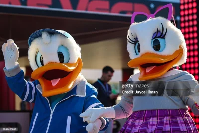 Gieekaa - No tej damy nikomu przedstawiać nie trzeba, To nie kto inny jak słynna drug...