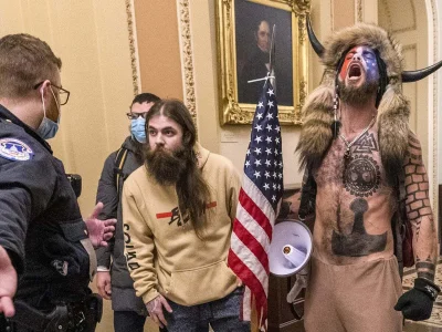 Przemasu - @sameowoce Tymczasem prawactwo w USA: