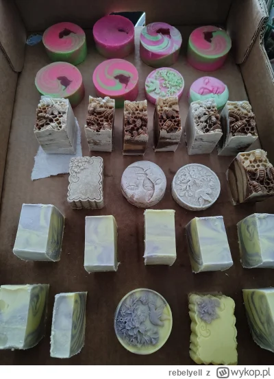 rebelyell - #mydlo #mydlarstwo #handmade #zydzi 
Kolejna partia dojrzewa.