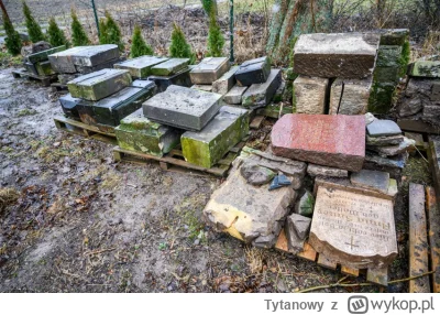 Tytanowy - #slask 
A propos rzekomo zniszczonego "polskiego" cmentarza na Ukrainie. C...