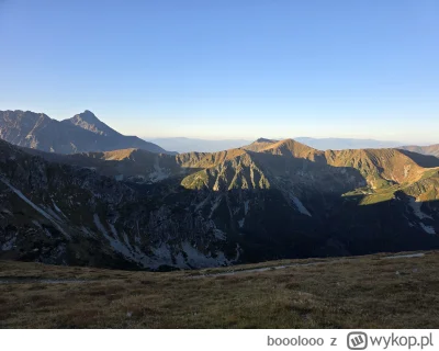 booolooo - #tatry #gory 
Pieknie dziś. Ludzi jeszcze mało.