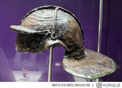 IMPERIUMROMANUM - Hełm rzymskiego legionisty

Hełm rzymskiego legionisty, który odkry...