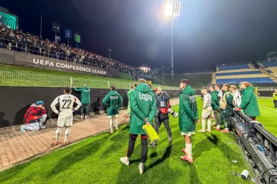 tomwick55 - Piłkarze Legii po meczu rozmawiali z kibicami 

#legia #mecz #ekstraklasa...