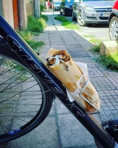 oficjalniemartwa - This is the future, old man...

#rower #pedalarze #kebab