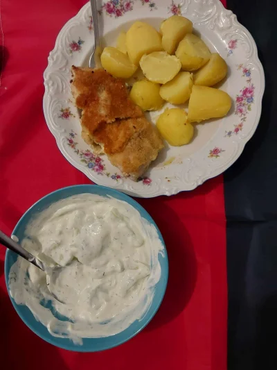 TataMnieBilJakBylemMaly - Dziś na obiad:
Kotlet schabowy, mizeria, ziemniaki

#gotujz...