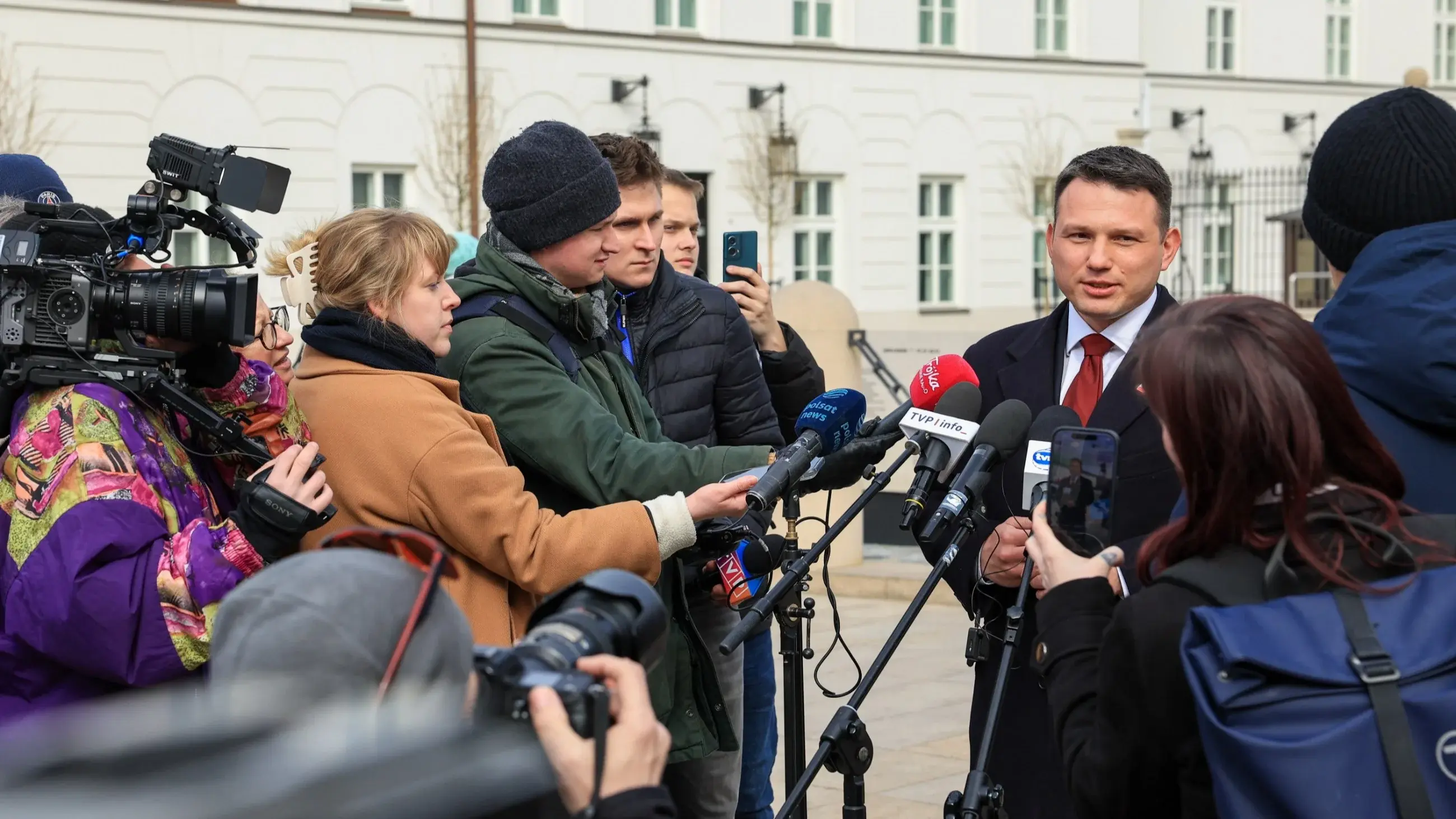 dzkeson - Budzą się demony Sławka, chyba za dużo procent w sondażach.

Wiadomym jest,...