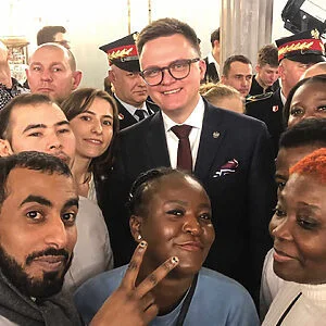 Chasnik2000 - @makapak: 
Miłego obcowania z inżynierami xD 
Bynajmniej rodaków nie bę...