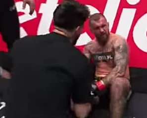 wiktor-wkpl - -Wygięło mi się kolano 

-Proszę cię, nie mów tak


XD







#famemma